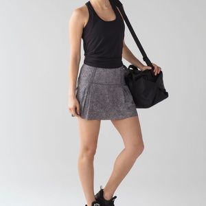 LULULEMON $68 Womens 10 Black Gray Lost in Pace Skirt Shorts Skorts Z7 W8775T